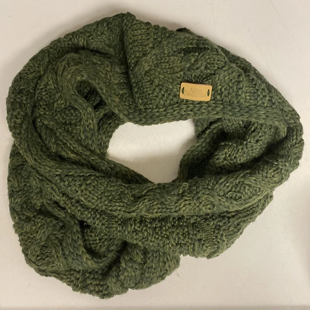 Aran Traditions Green Infinity Scarf Acrylic 72”